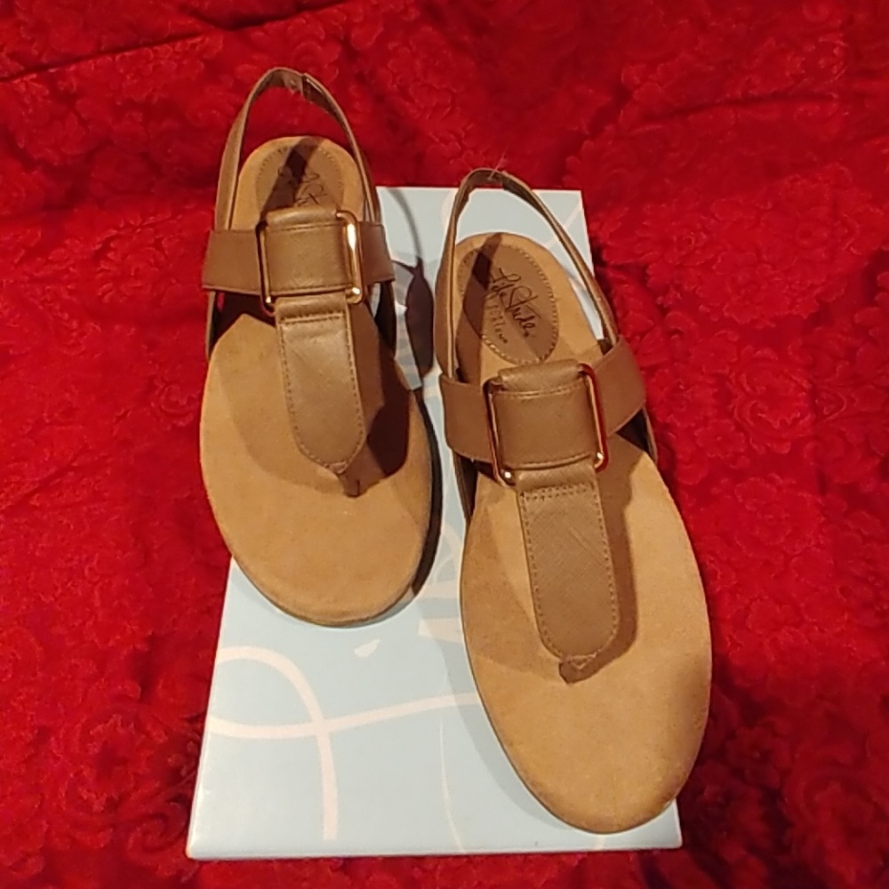 Life Stride Brooke Mushrm Saga Womens Sandals